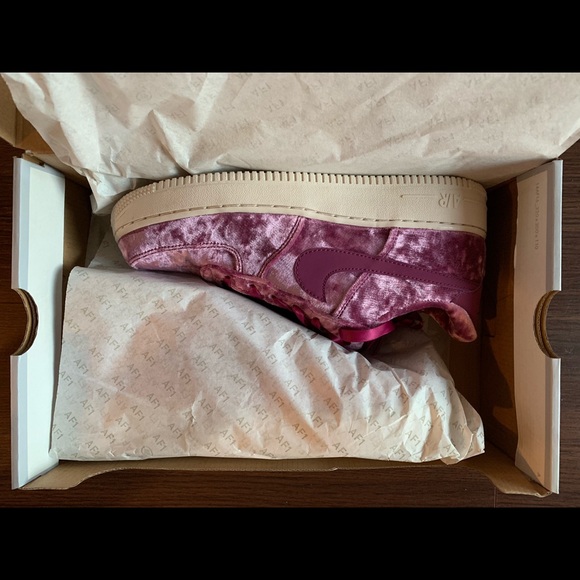 Nike Air Force 1 LV8 Bordeaux Plum Velvet Sneaker - Picture 6 of 6